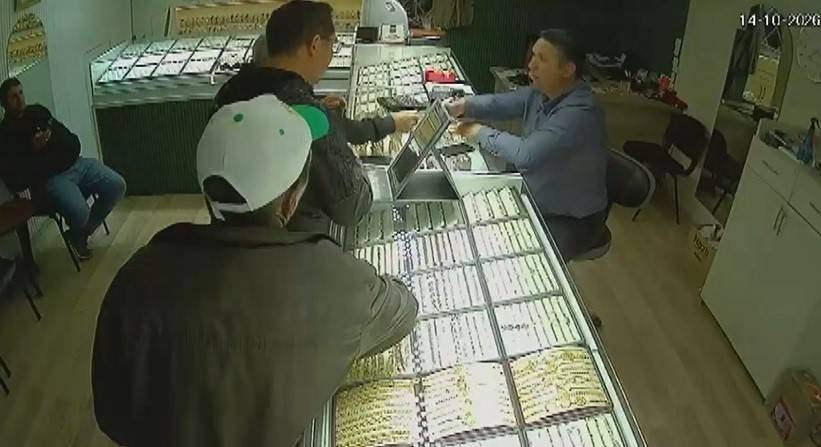 Konya'da yaşlı adamın 200 bin lirası dolandırıcılara gidecekti, sarraf kurtardı! 3